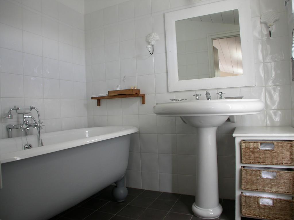 Hotel Les Bois Flottais Le Bois-Plage-en-Ré Zimmer foto